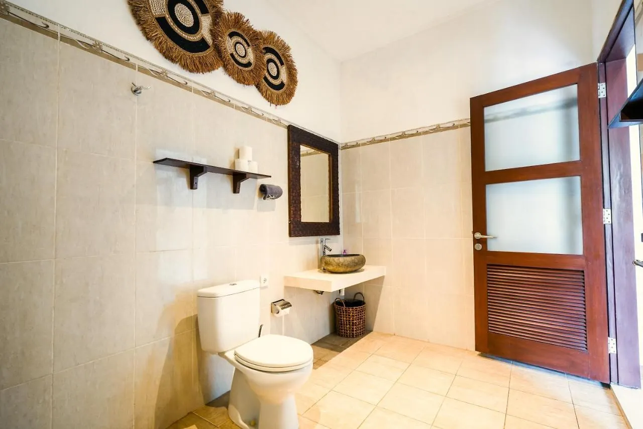 Villa Vino - Legian - 3 Bedroom - 3 Bathroom Villa - Great Location Seminyak