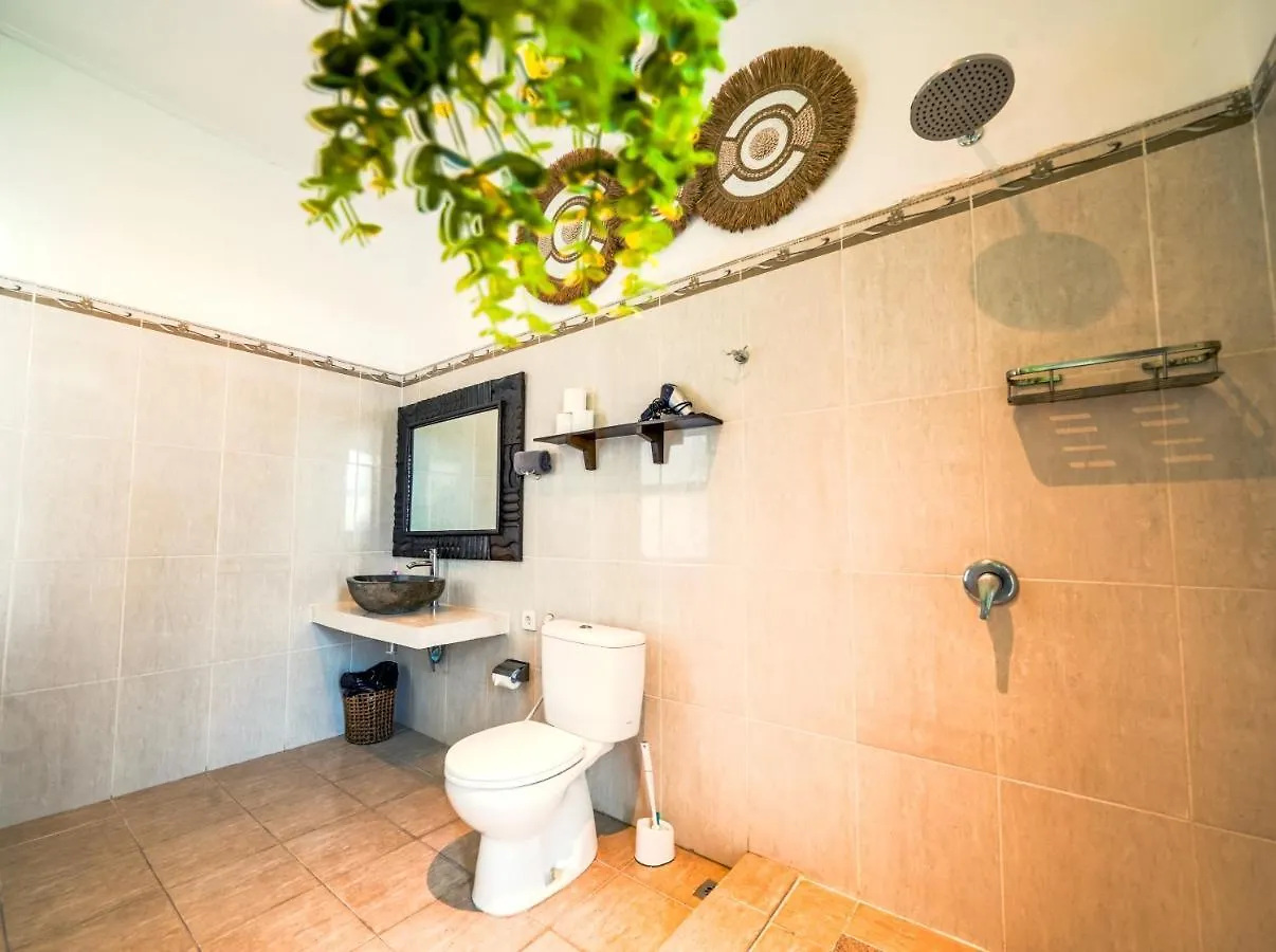 Villa Vino - Legian - 3 Bedroom - 3 Bathroom Villa - Great Location Seminyak