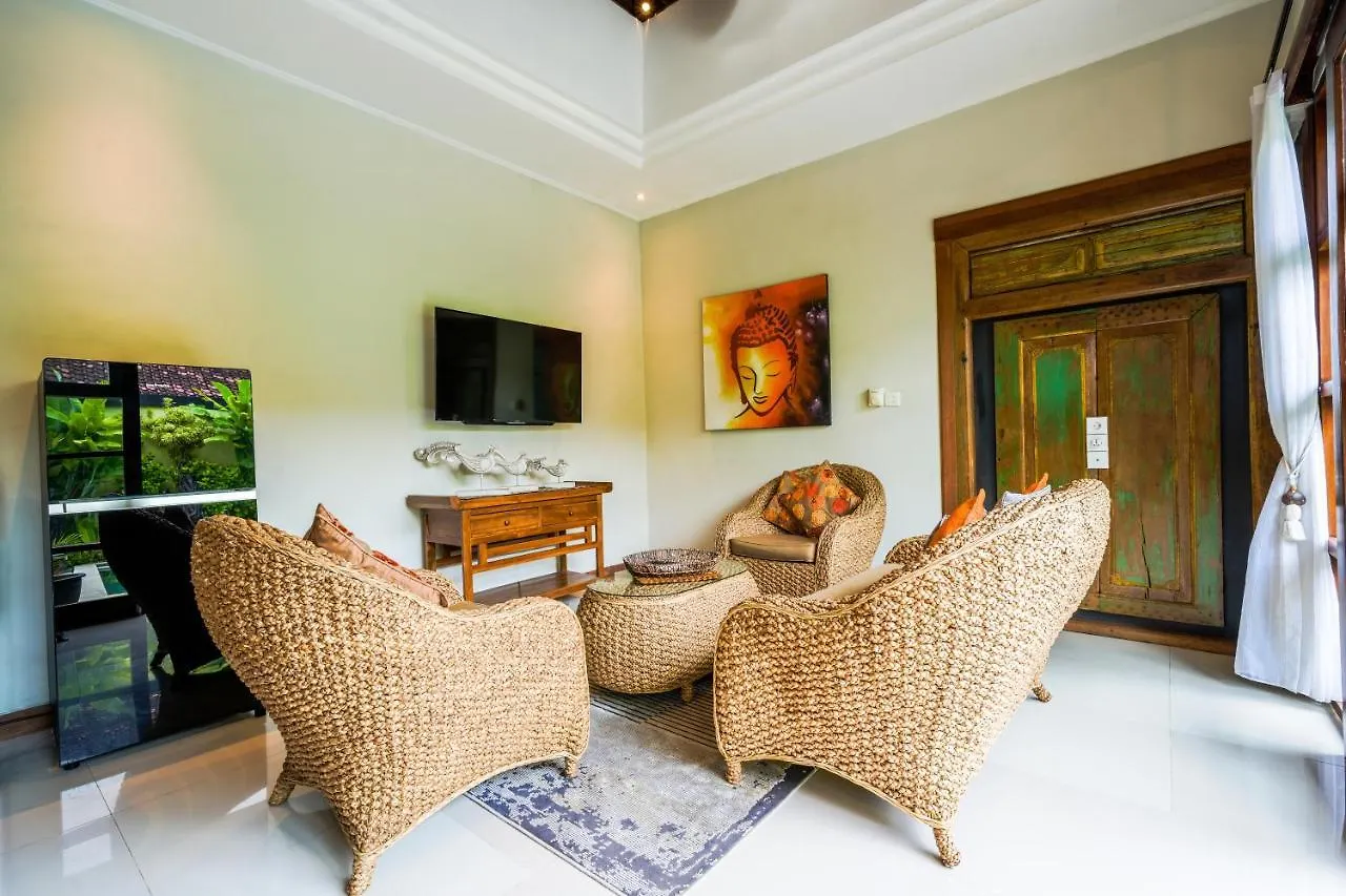 Villa Vino - Legian - 3 Bedroom - 3 Bathroom Villa - Great Location Seminyak