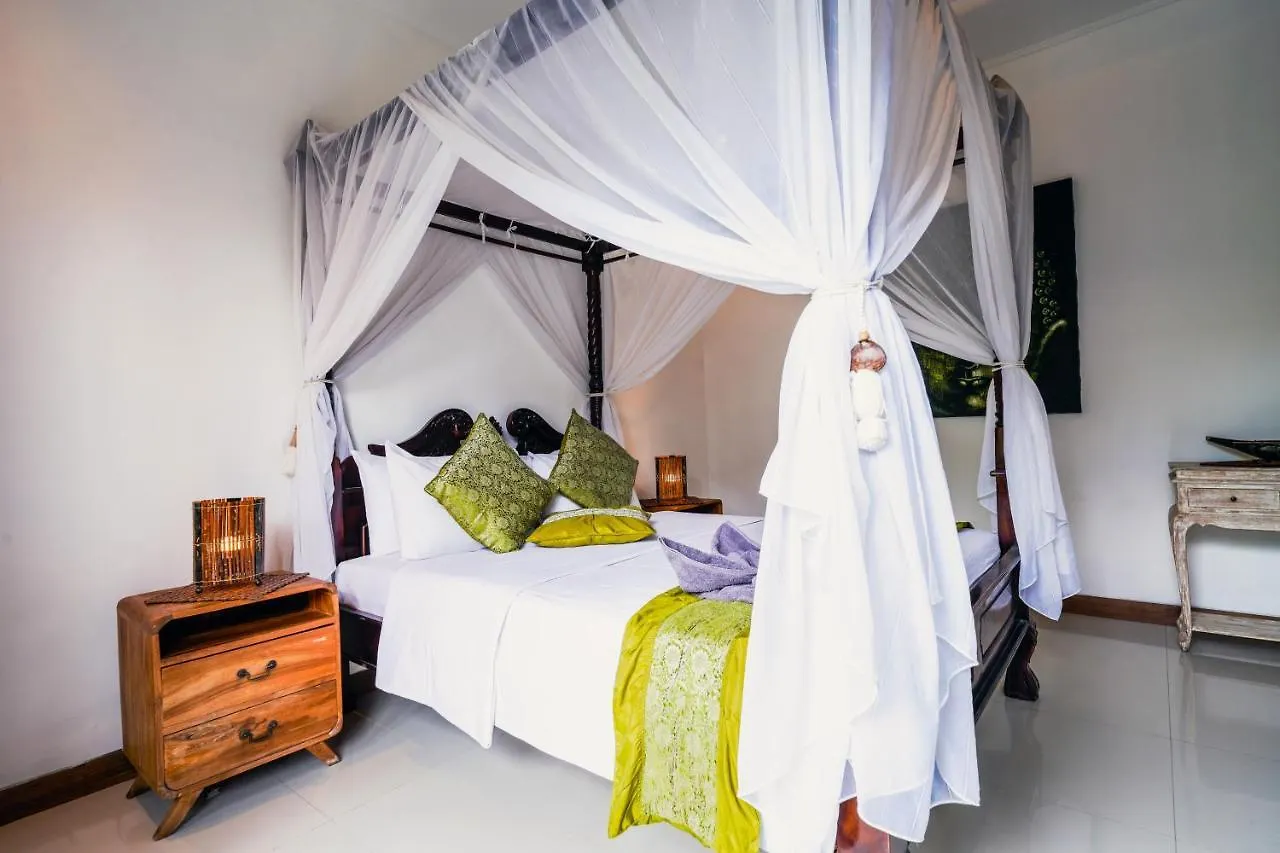 Villa Vino - Legian - 3 Bedroom - 3 Bathroom Villa - Great Location Seminyak